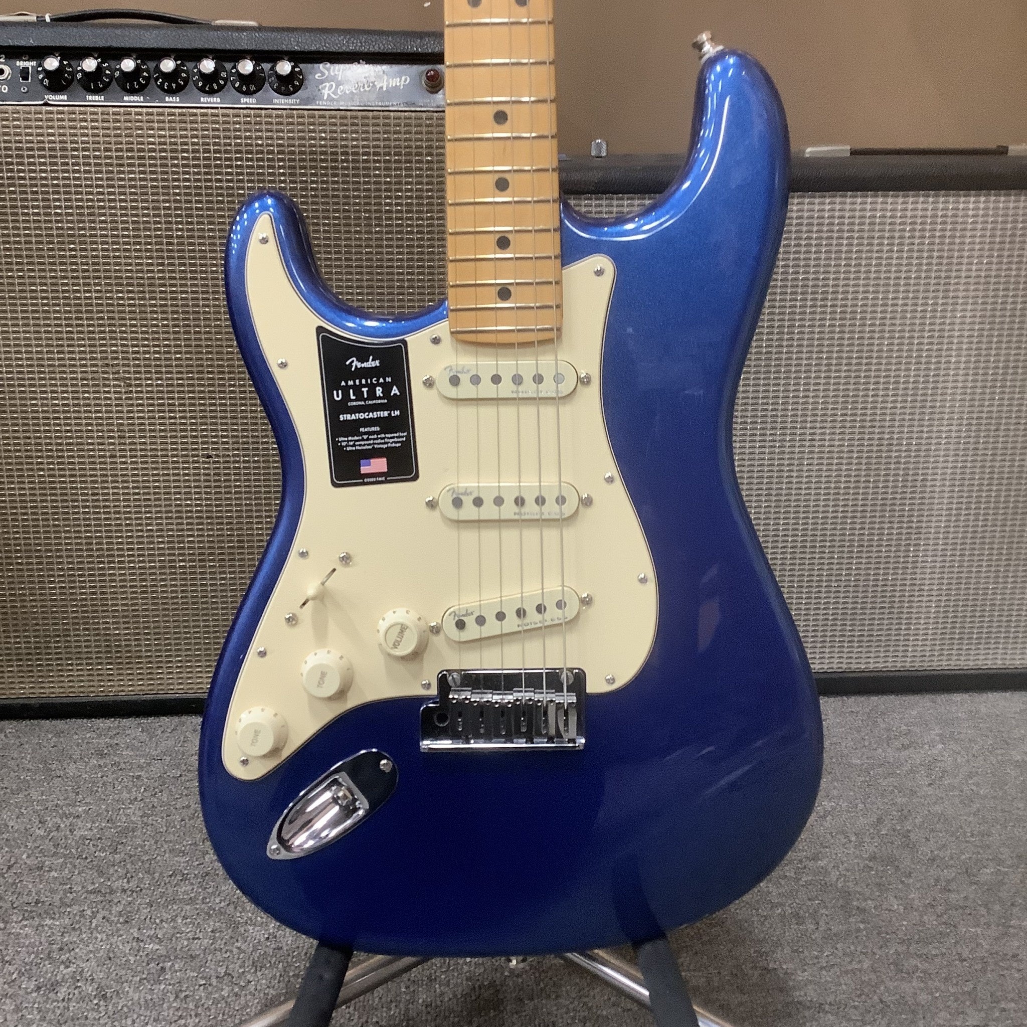 ギター Fender American ultra stratocaster 2021 2021 Fender American Ultra Stratocaster Metallic Blue Left
