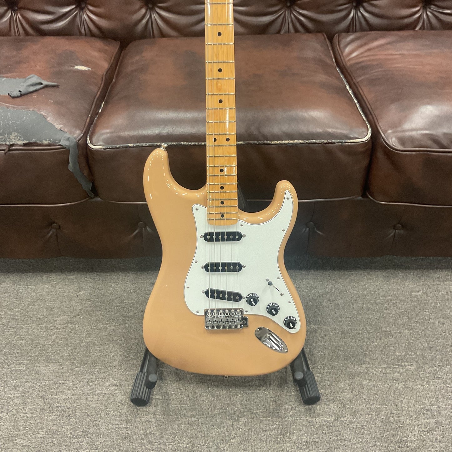 Used Fender Stratocaster Sahara Toupe Made In Japan