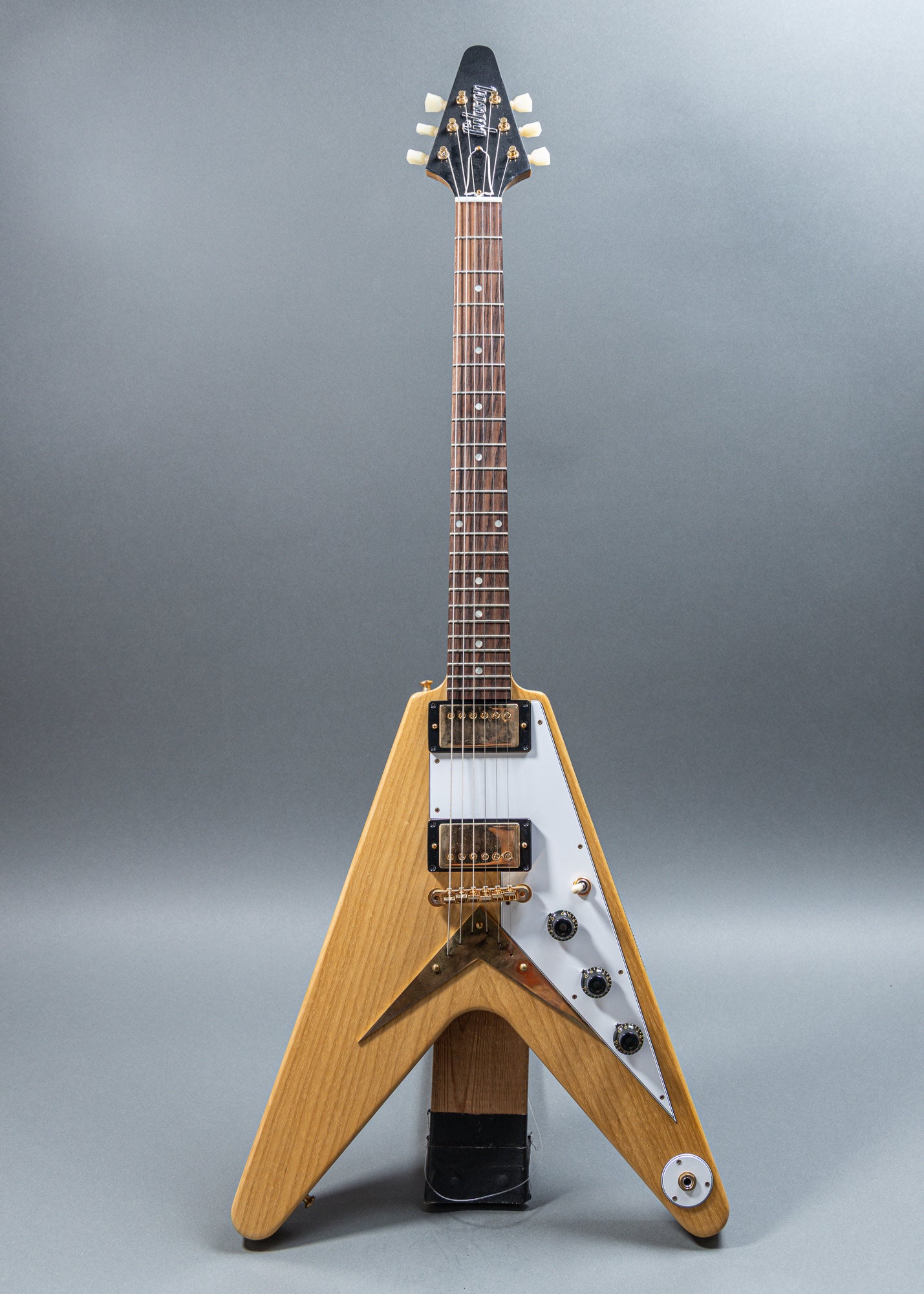 2023 Gibson 1958 Korina Flying V Reissue (White Pickguard) Natural