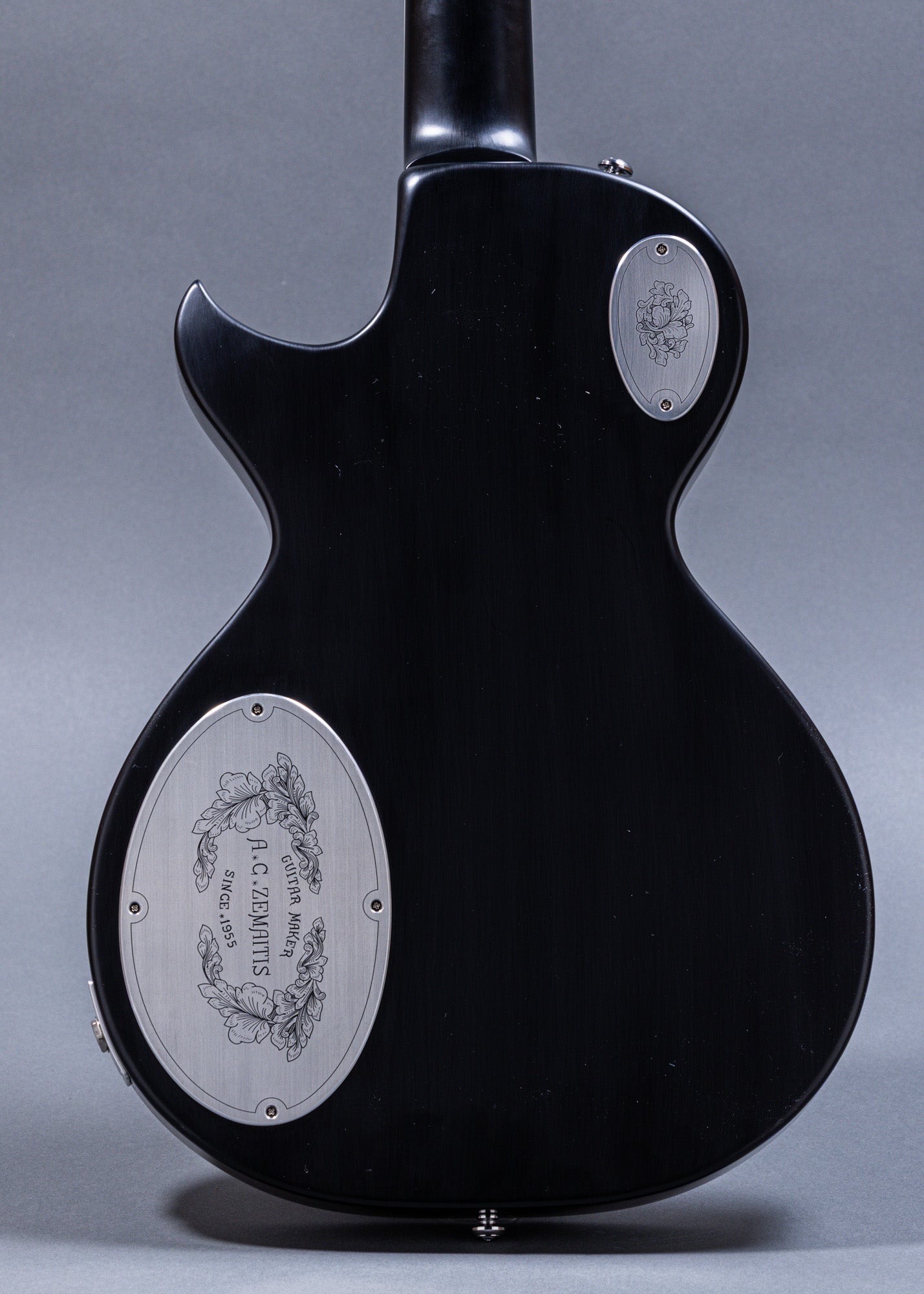 Zemaitis AC 24 Black