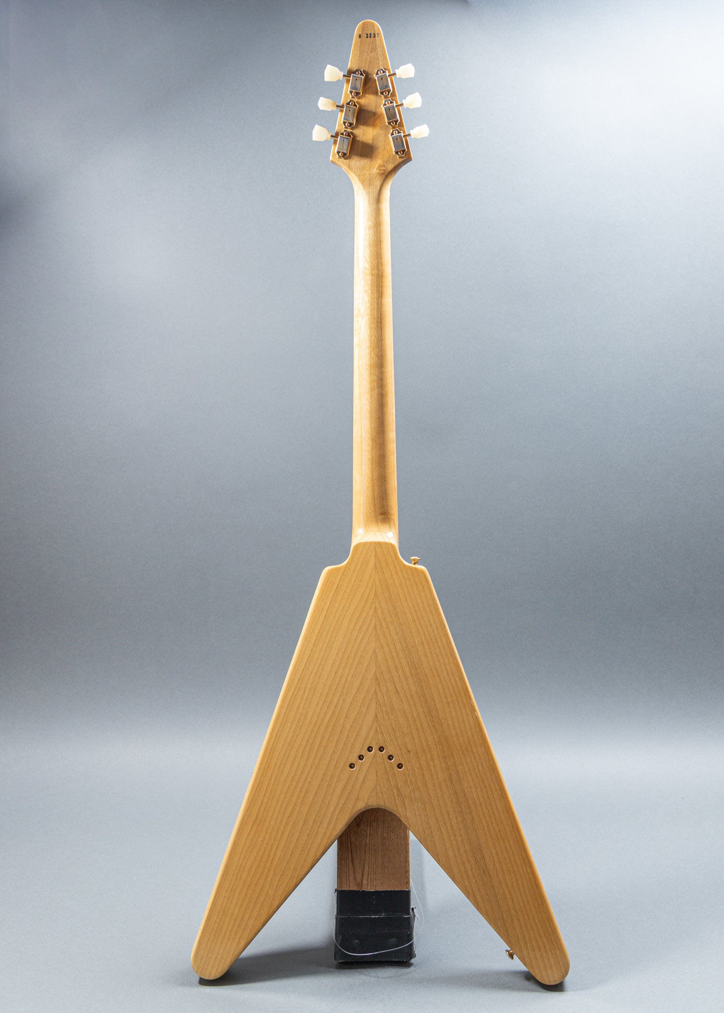 2023 Gibson 1958 Korina Flying V Reissue (White Pickguard) Natural